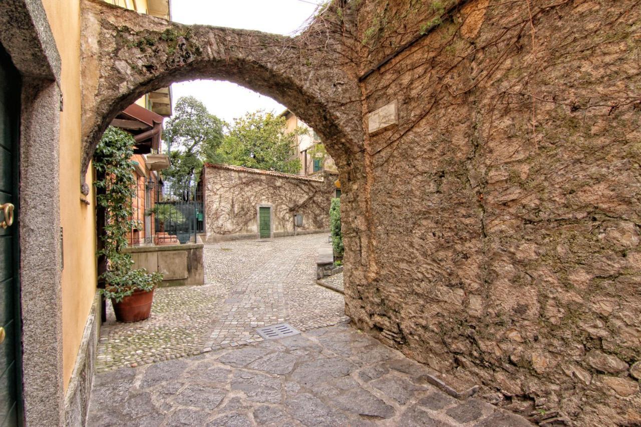 Villa Central Varenna Bagian luar foto