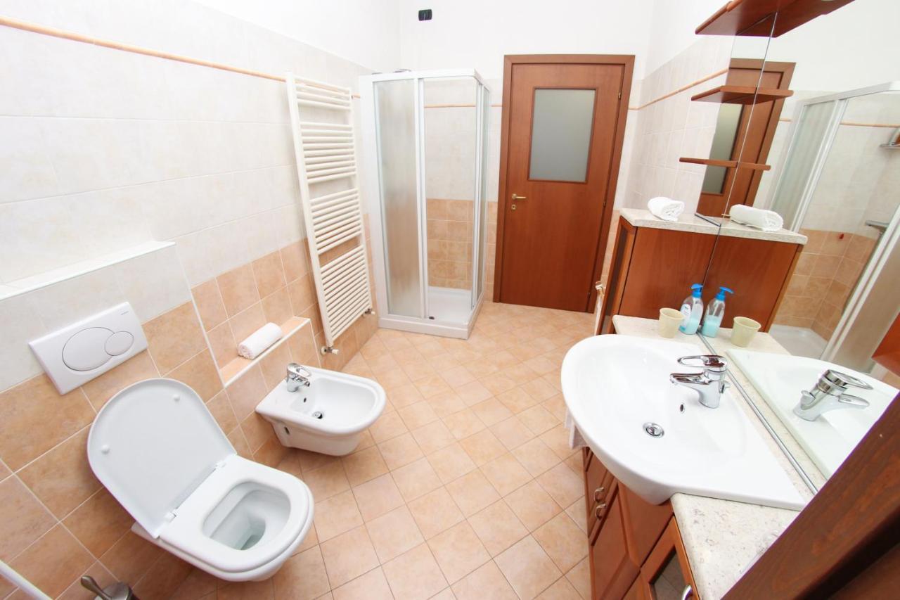 Villa Central Varenna Bagian luar foto